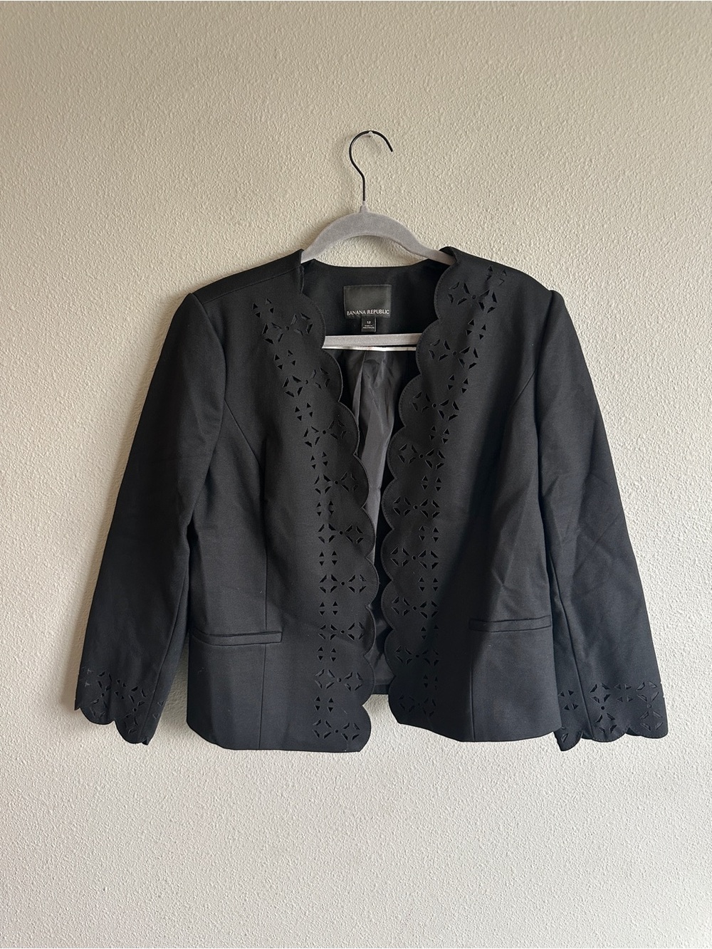 Banana Republic Black Scalloped Laser-Cut Open Blazer 12